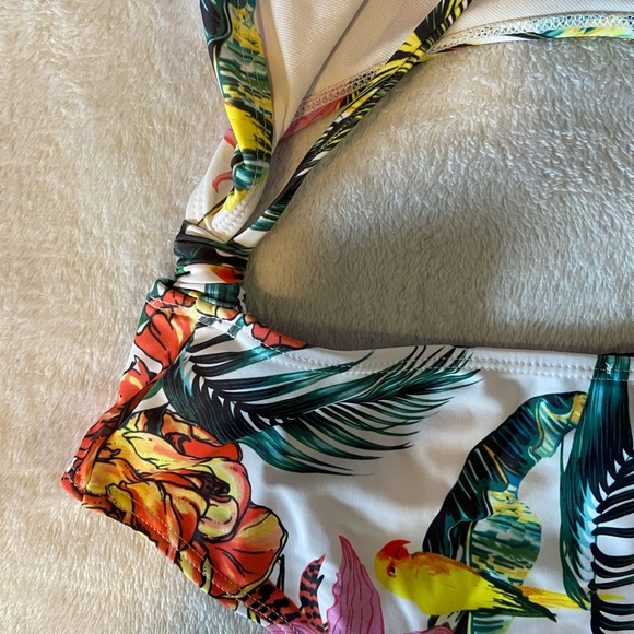 Missguided Floral Monokini - Picture 3 of 6